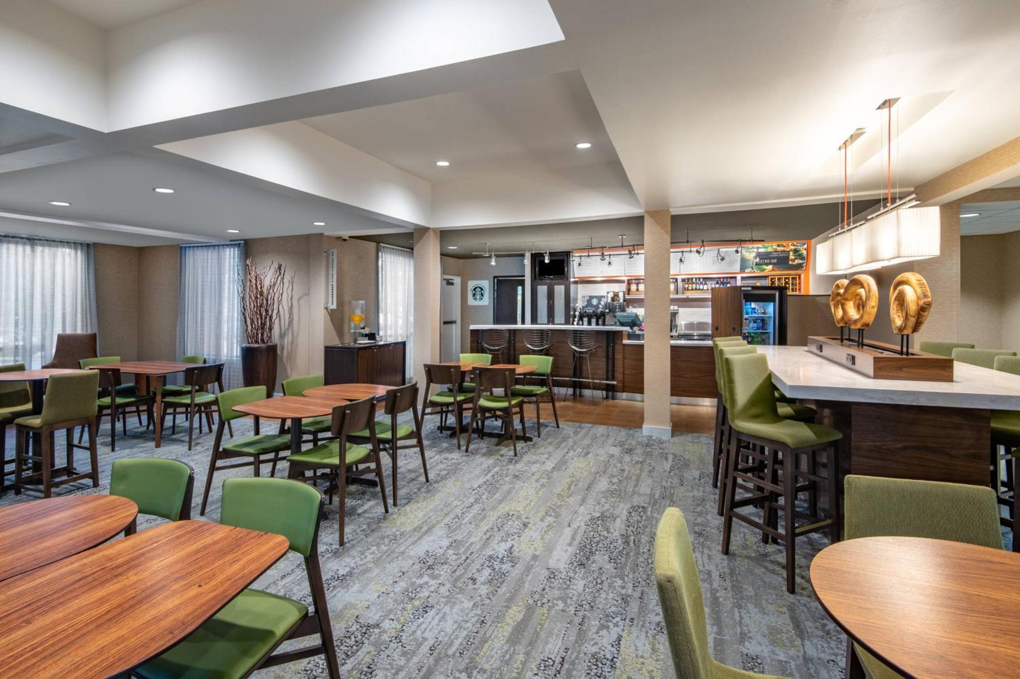 Courtyard By Marriott Reno Hotel Exterior photo