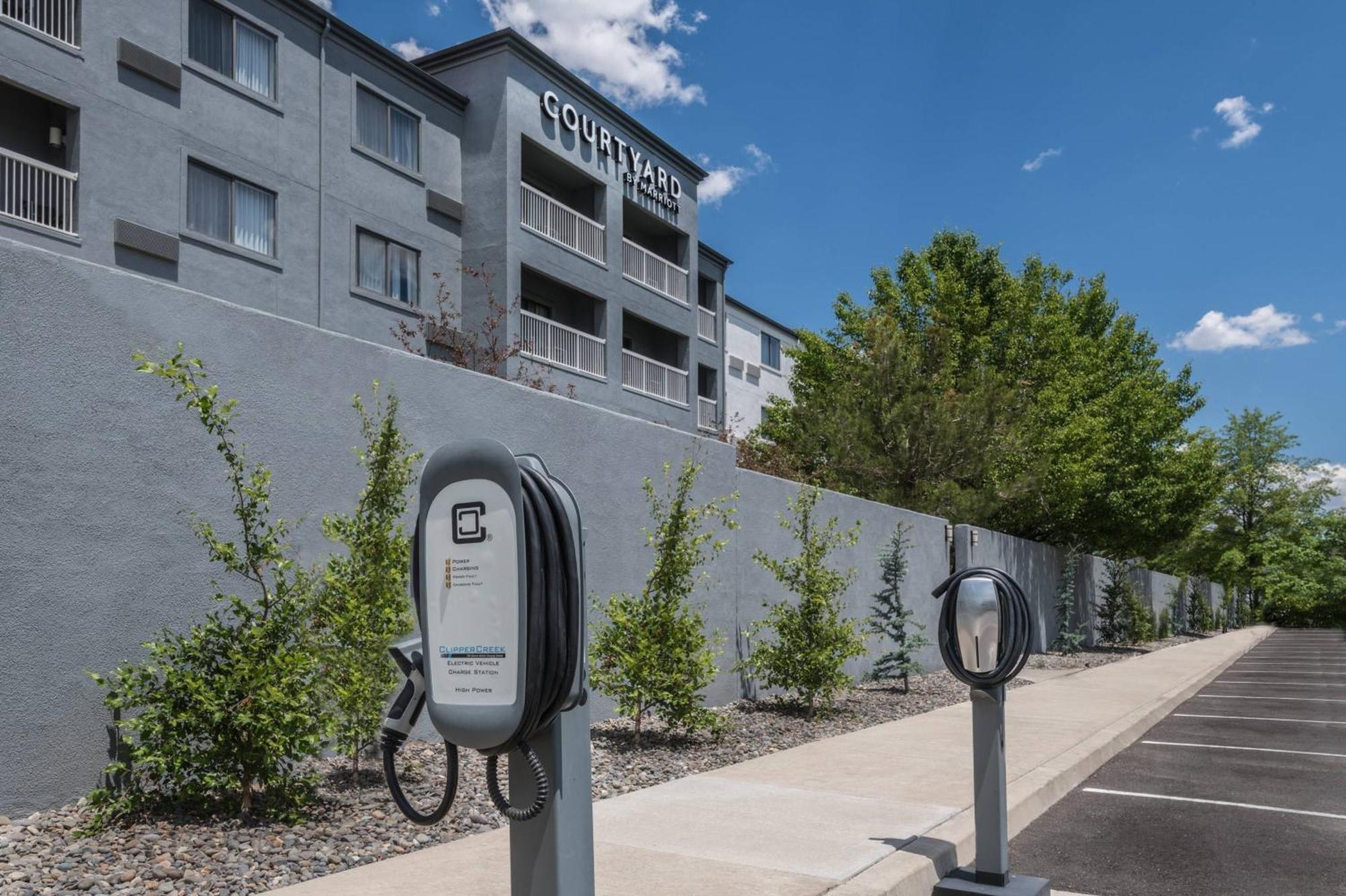 Courtyard By Marriott Reno Hotel Exterior photo