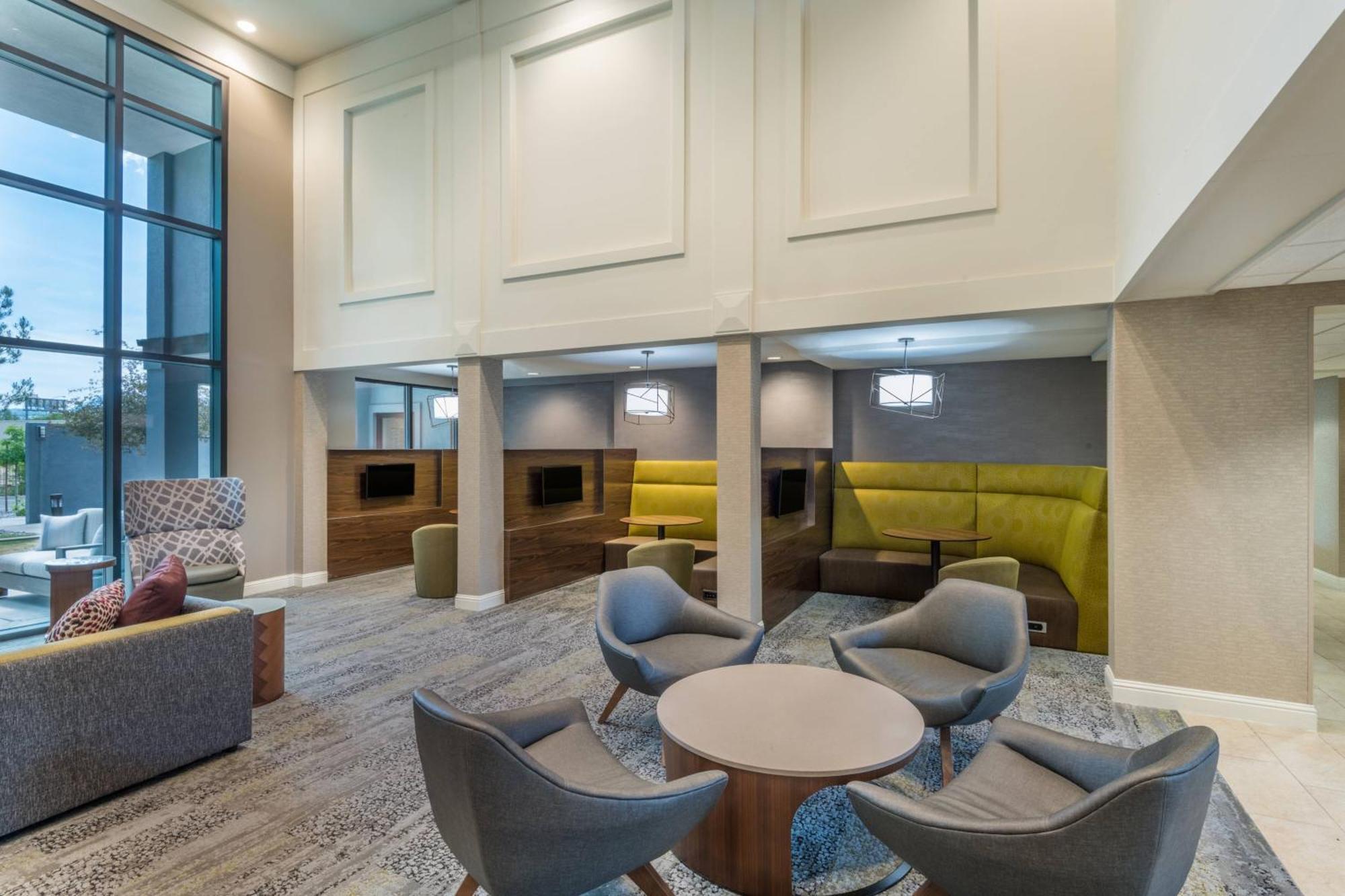 Courtyard By Marriott Reno Hotel Exterior photo