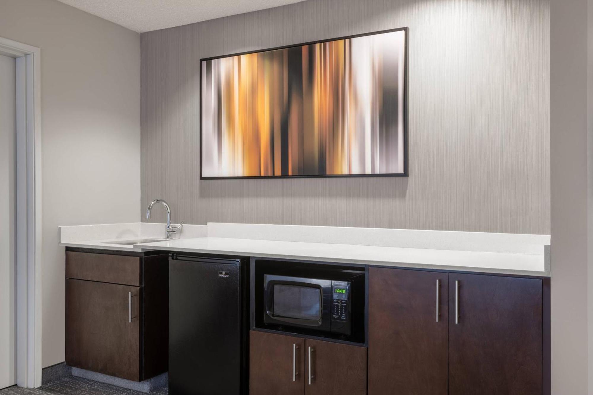 Courtyard By Marriott Reno Hotel Exterior photo