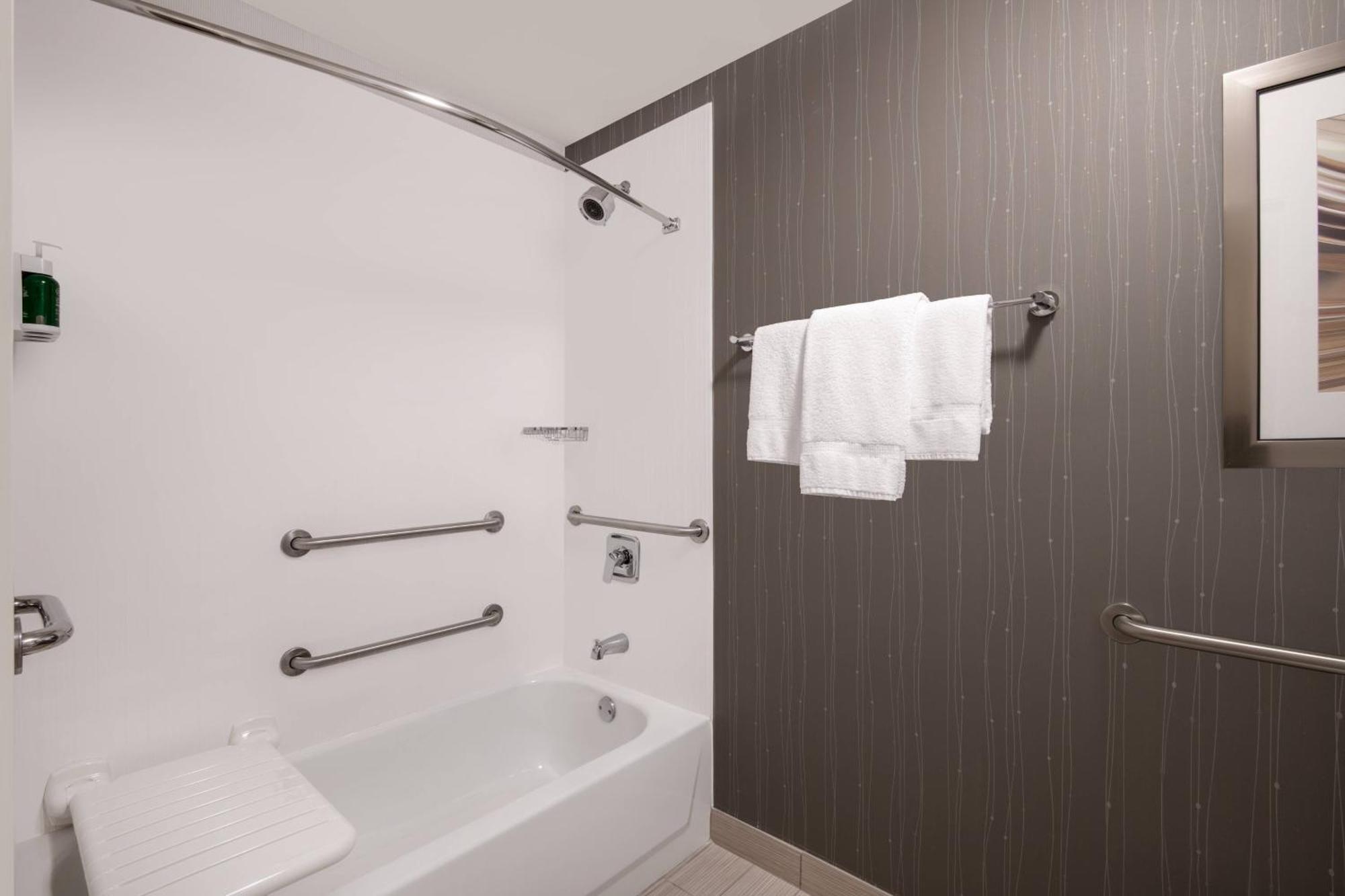 Courtyard By Marriott Reno Hotel Exterior photo