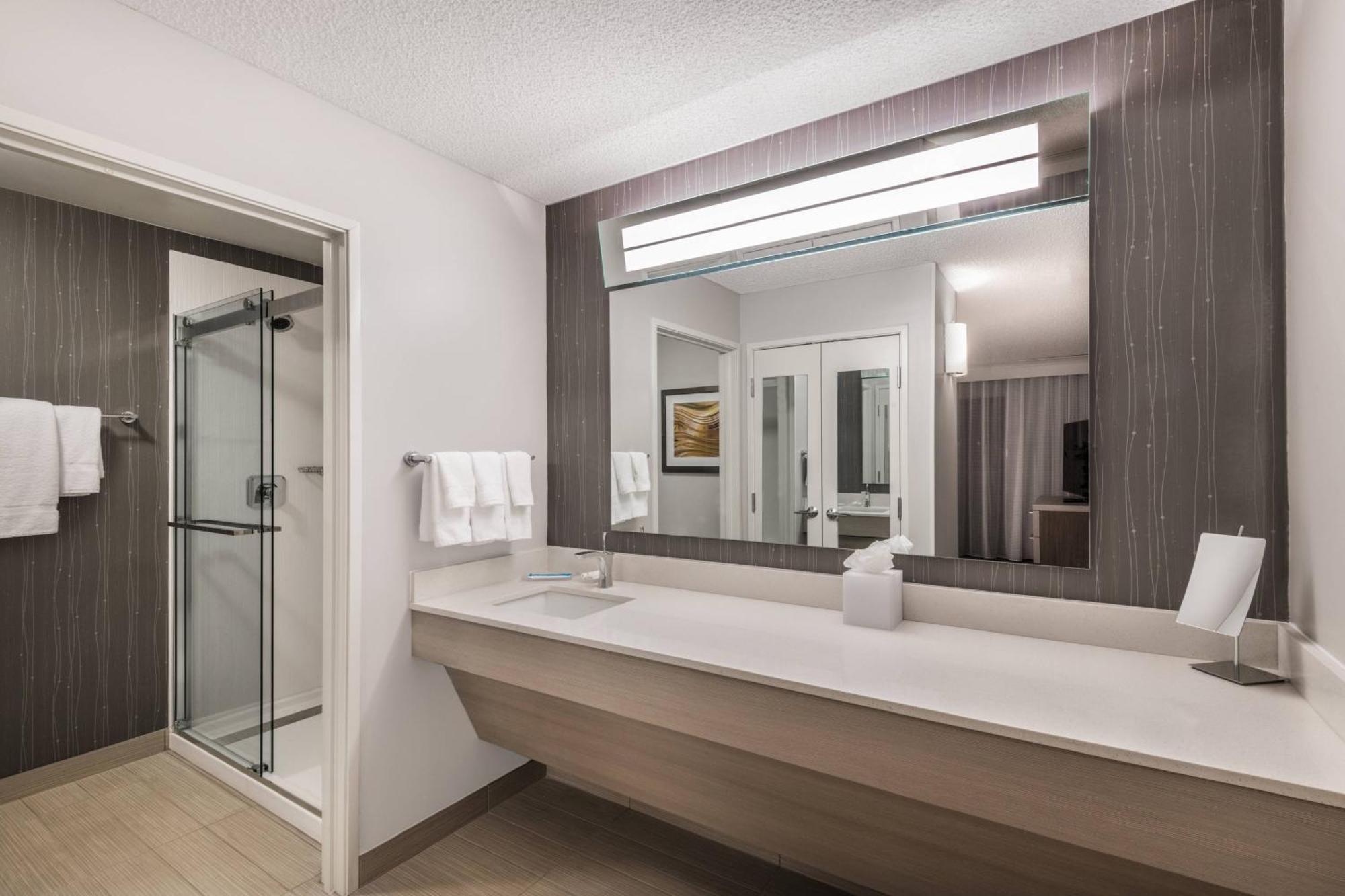 Courtyard By Marriott Reno Hotel Exterior photo