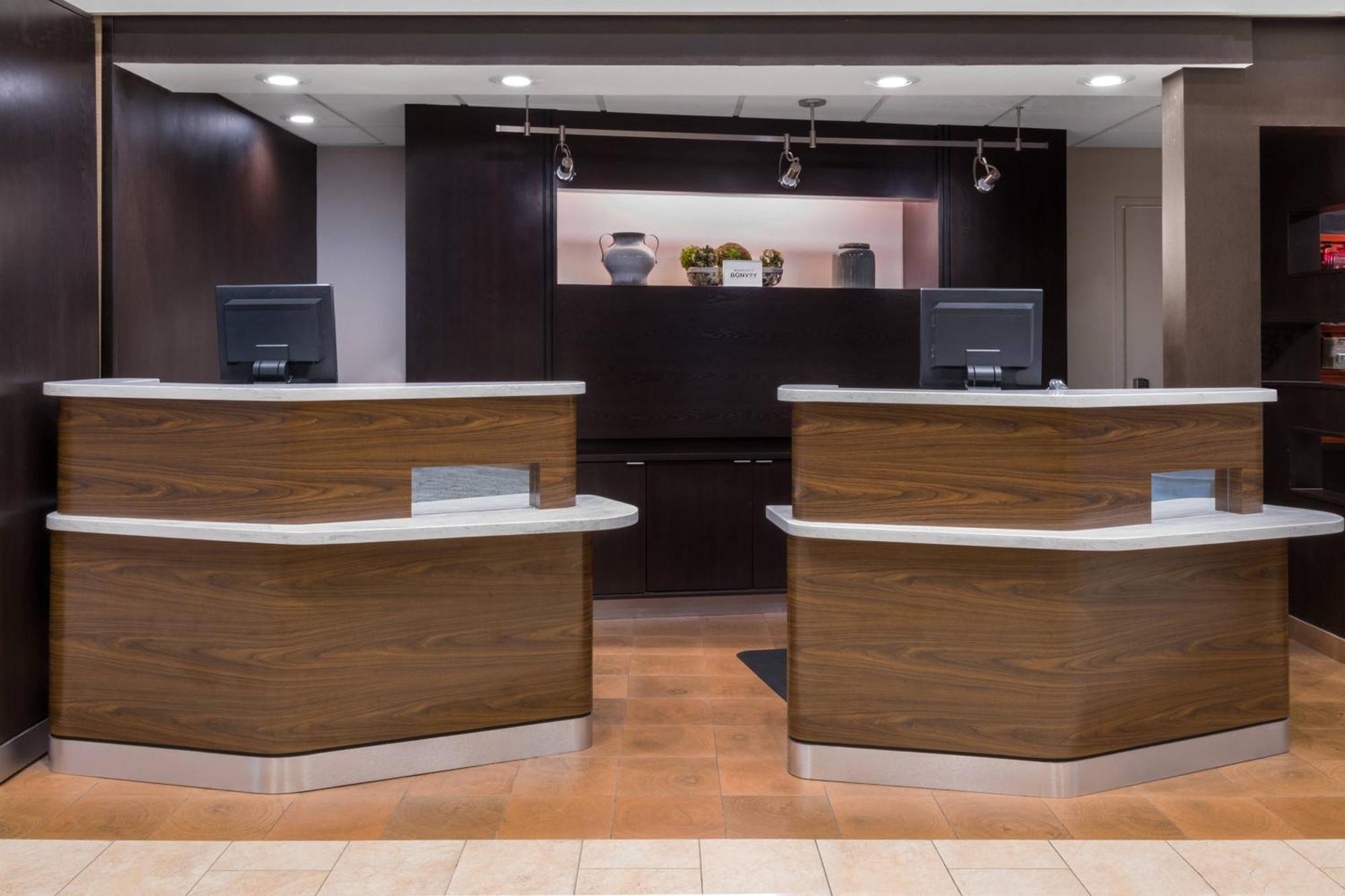Courtyard By Marriott Reno Hotel Exterior photo