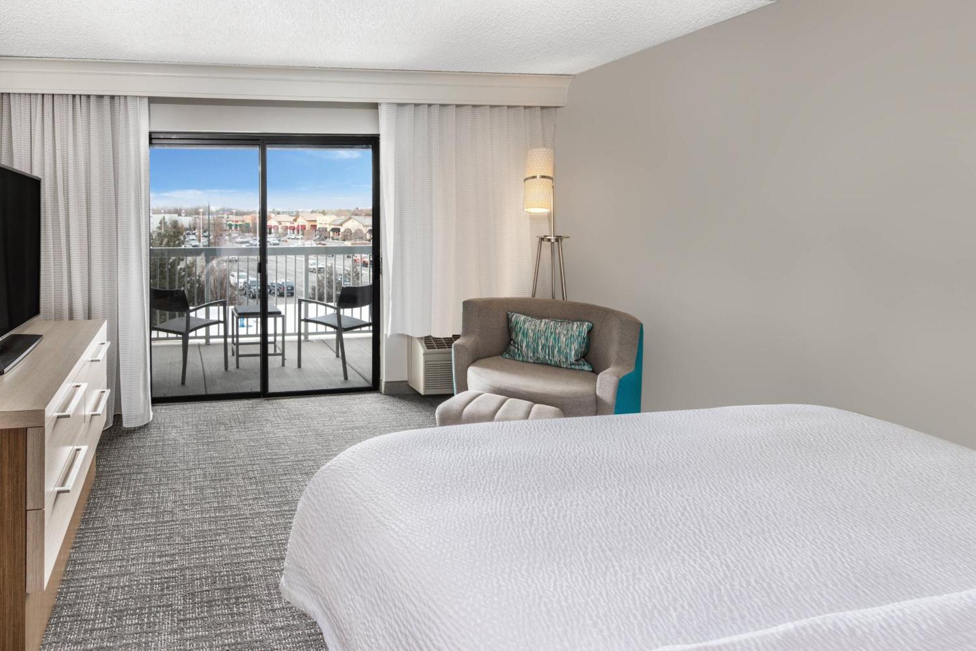 Courtyard By Marriott Reno Hotel Exterior photo